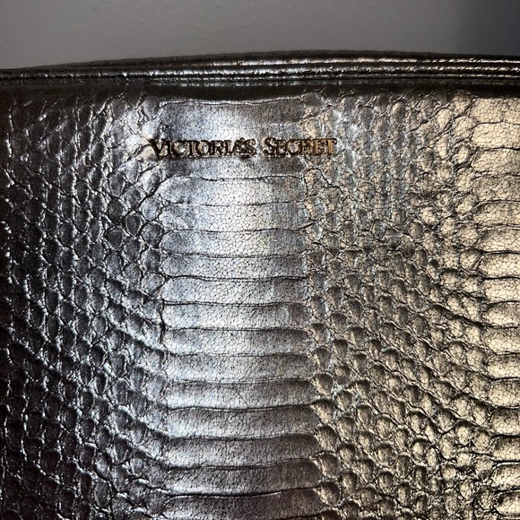 Victoria's Secret Crossbody Bag Silver - Picture 6 of 8